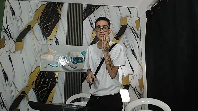 SKYN MAN online show from April 18, 7:23 am