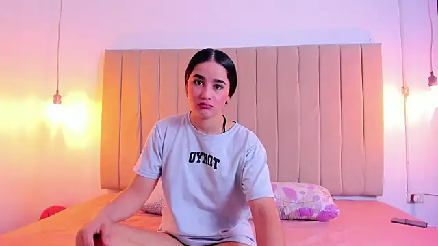 karina foxi online show from March 18, 1:14 pm