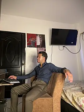 Kenny romano online show from April 19, 7:05 pm