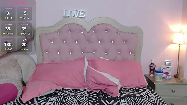 skinny hailey online show from April 8, 11:32 am