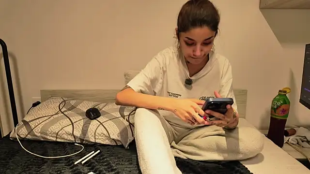 Snapshot of sweelexy chatting on April 3, 9:24 pm sweelexy online show from April 3, 9:24 pm