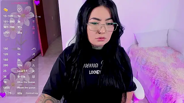 heeyy kitty online show from July 11, 5:59 pm
