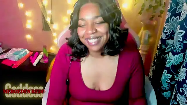 Snapshot of Goddess_MercedesRedd chatting on May 3, 1:39 pm Goddess MercedesRedd online show from May 3, 1:39 pm