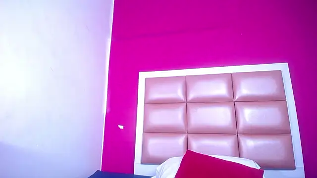 Snapshot of secrett_whore18 chatting on March 4, 6:36 pm secrett whore18 online show from March 4, 6:36 pm