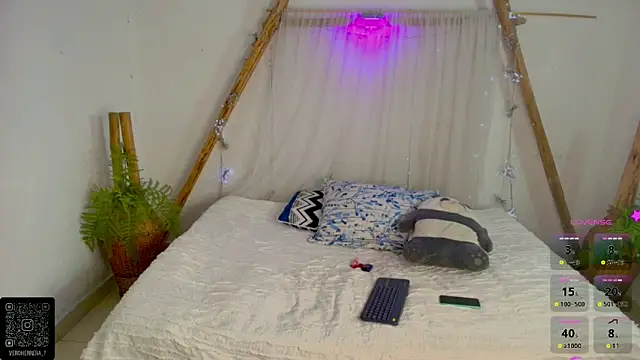 marianafoxx  online show from March 25, 1:39 pm