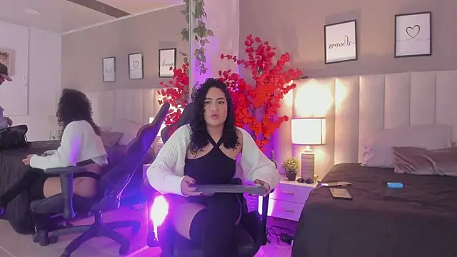 Snapshot of Kiara_Kismet_ chatting on June 7, 12:48 am Kiara Kismet online show from June 7, 12:48 am