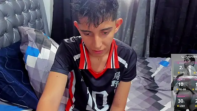 gomitaboy1 online show from April 11, 7:40 pm