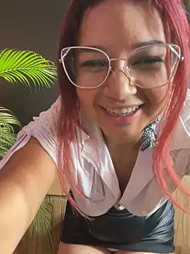 Snapshot of PaulaVegaa chatting on June 21, 6:49 am PaulaVegaa online show from June 21, 6:49 am