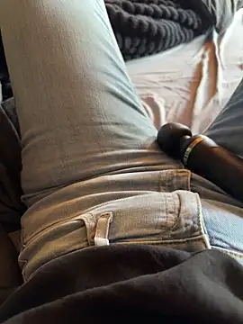 aleexii s online show from April 17, 11:46 am