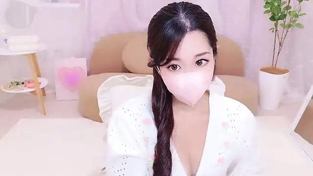 YURIKAsan  online show from April 20, 8:06 am