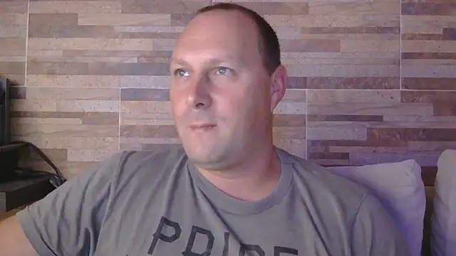 lustonfan online show from April 11, 8:24 pm