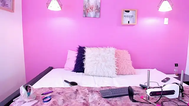 liapinket online show from April 12, 12:10 pm