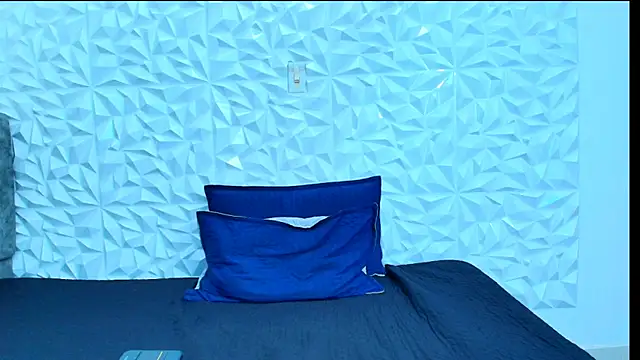 SOPHIA ZC online show from April 14, 7:20 pm