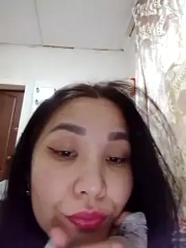 HollyXMolly online show from March 9, 4:11 pm