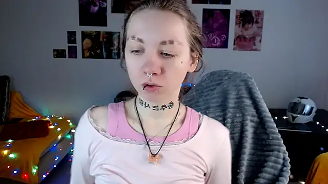 Nica Kawaii online show from April 17, 9:23 am