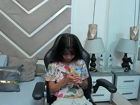 Amber Harriis online show from May 15, 1:07 pm
