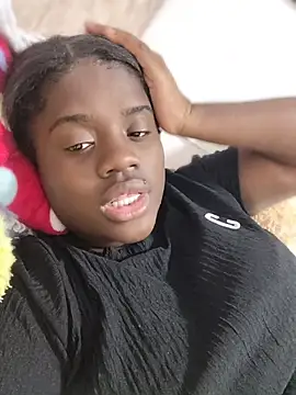 YourLiaa  online show from March 28, 3:28 am