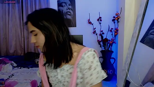 Candyy doll   online show from March 9, 8:18 am