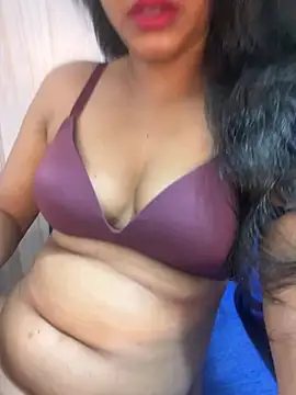 Snapshot of munni-munni6767 chatting on May 14, 6:26 pm munni-munni6767 online show from May 14, 6:26 pm