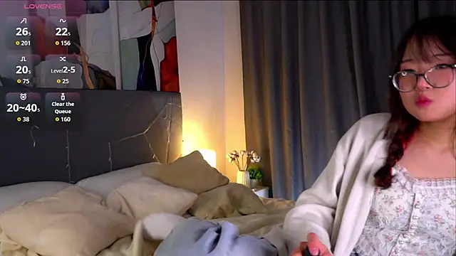 NelleMihalko online show from April 18, 11:47 am