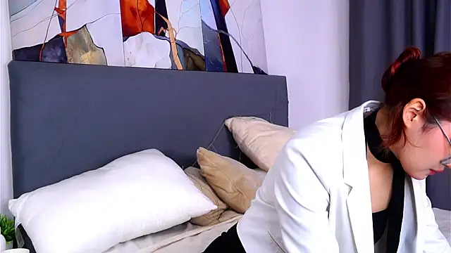 NelleMihalko online show from July 11, 1:25 pm