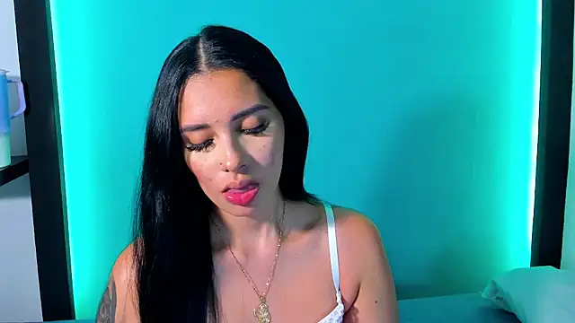 Emma AH online show from June 4, 7:42 pm