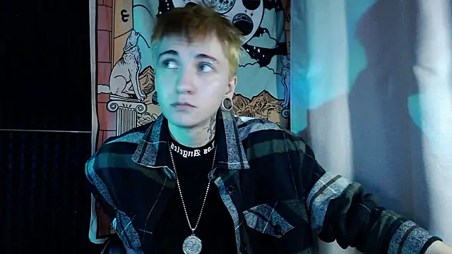 ray-taylorrr online show from March 13, 3:18 pm