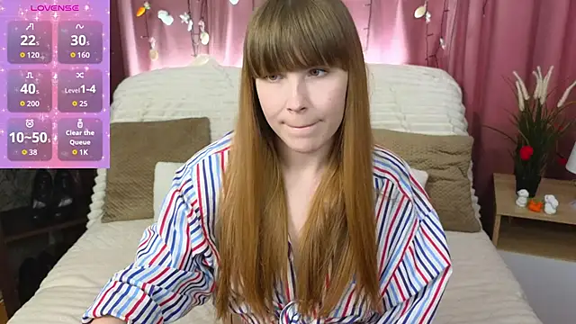 EmilyCuper  online show from April 7, 1:33 pm