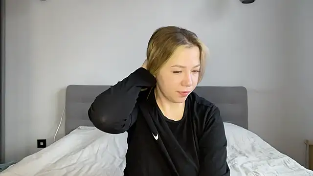 alyrasun online show from March 15, 5:57 am