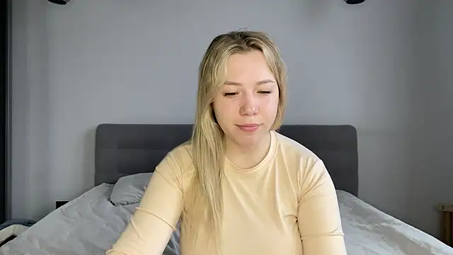 alyrasun online show from April 17, 6:27 am