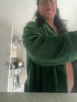 BunnyBallyX online show from April 1, 7:42 am