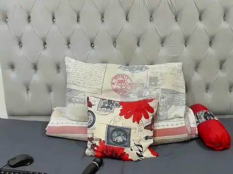 DarkBubble xx online show from March 12, 9:43 pm