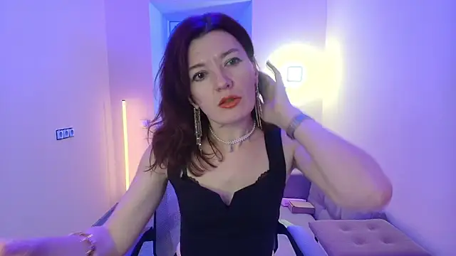 Bonnie Naughtyy online show from April 25, 4:37 pm