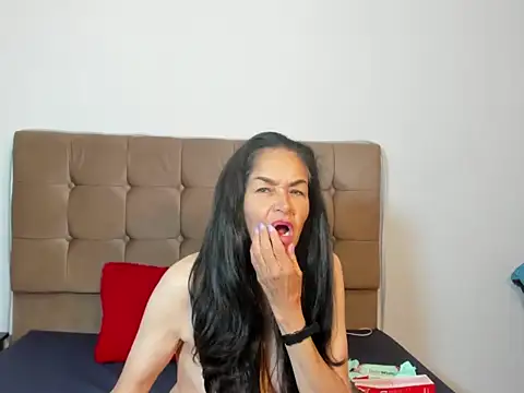 Liz Grettel online show from July 2, 6:47 pm