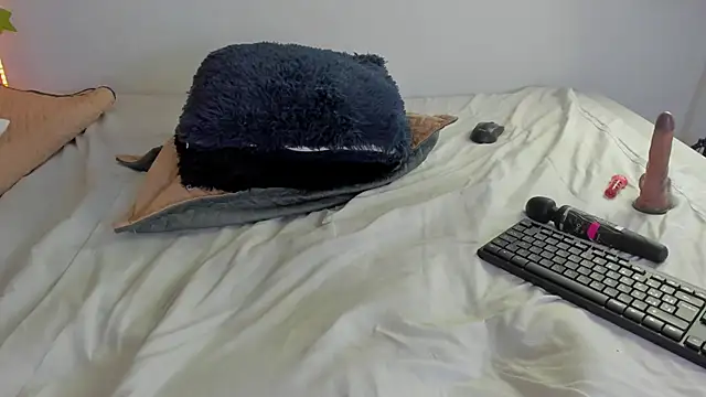 tatianasquirthot online show from April 16, 9:39 pm