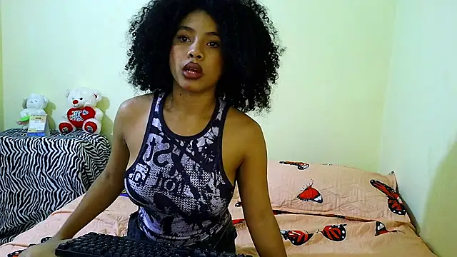 Snapshot of Larita_curly chatting on April 29, 10:16 pm Larita curly online show from April 29, 10:16 pm