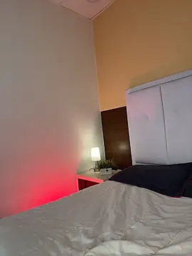 Catalinaa01 online show from April 8, 3:39 am