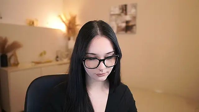 Ellediane18 online show from March 14, 1:27 pm