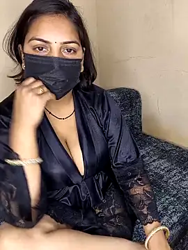 Snapshot of Uff_Janvi chatting on April 6, 10:27 am Uff Janvi online show from April 6, 10:27 am