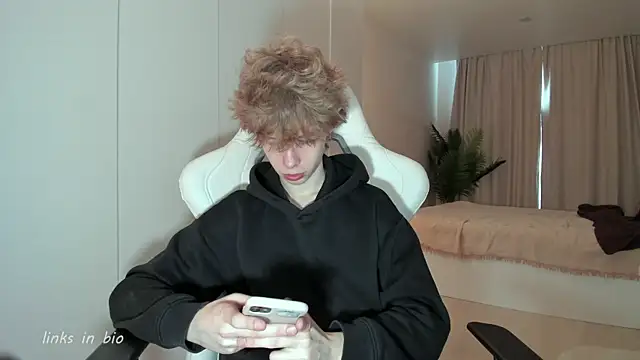 Wawesuc online show from April 6, 8:37 am