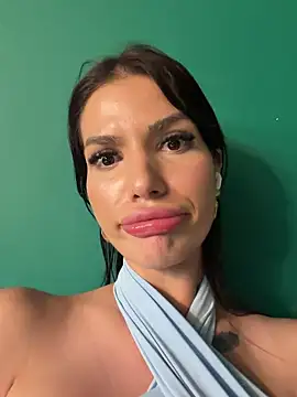 RaniaSnow online show from April 4, 6:27 pm