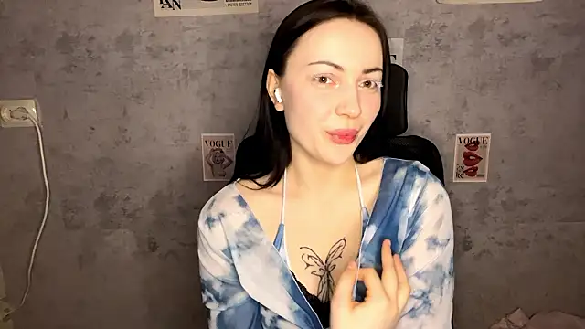 Snapshot of MoonVelour chatting on March 14, 4:12 pm MoonVelour online show from March 14, 4:12 pm