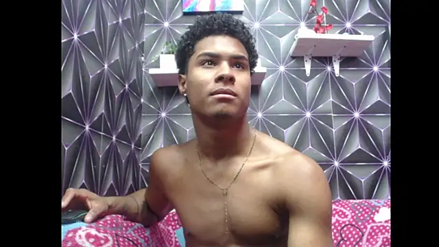 Snapshot of Candykss chatting on May 11, 8:28 pm Candykss online show from May 11, 8:28 pm