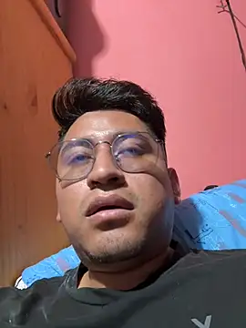 Snapshot of GoldenM95 chatting on July 14, 12:46 am GoldenM95 online show from July 14, 12:46 am