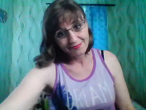 Snapshot of Alisaprice077 chatting on June 2, 10:39 am Alisaprice077 online show from June 2, 10:39 am