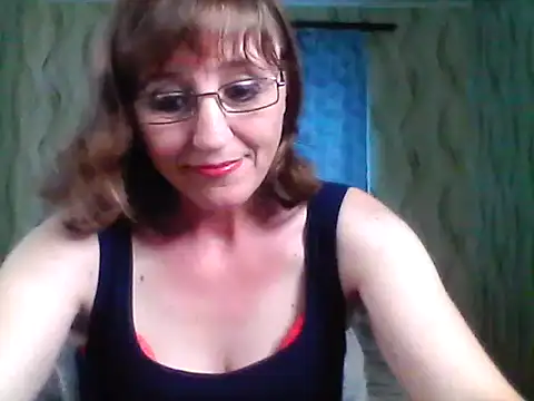 Snapshot of Alisaprice077 chatting on June 8, 2:39 pm Alisaprice077 online show from June 8, 2:39 pm