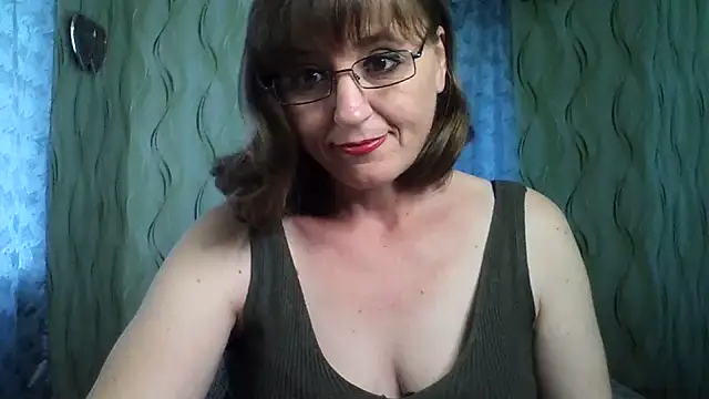 Alisaprice077 online show from June 19, 9:24 am