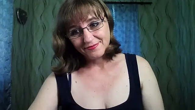 Alisaprice077 online show from June 21, 6:38 am