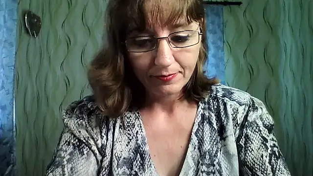 Alisaprice077 online show from July 4, 7:03 am