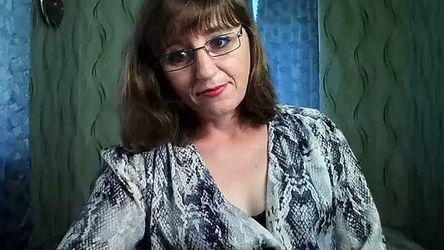 Alisaprice077 online show from July 19, 7:01 am